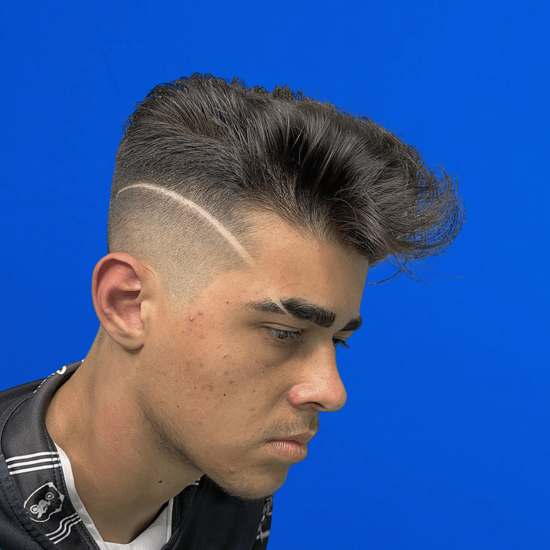 Pompadour com risco